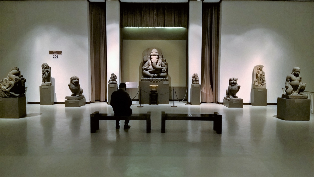 Ganesha e outras divindades