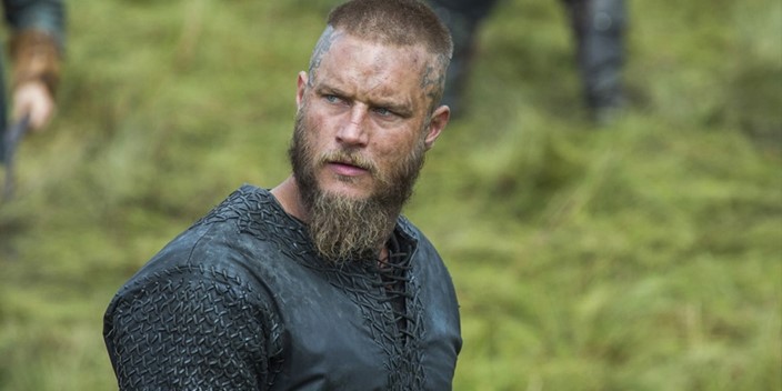 O ator Travis Fimmel, na pele do viking Ragnar Lodbrok, na série Vikings da Netflix