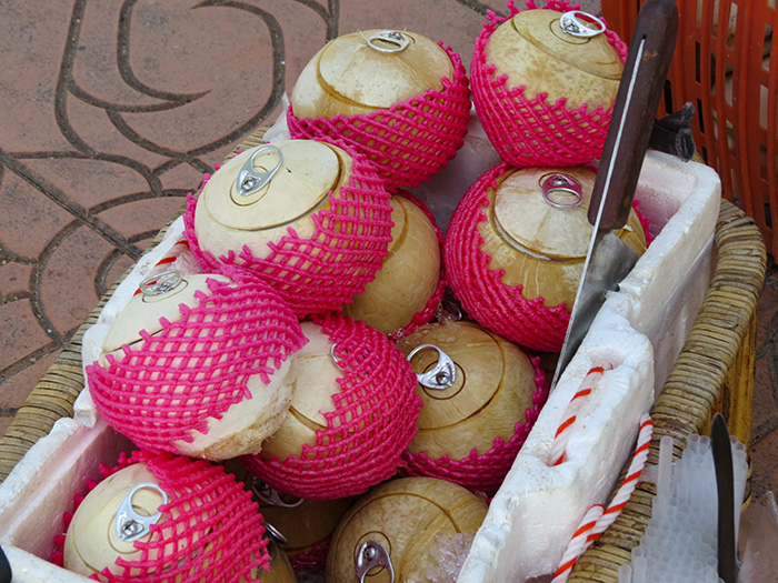 Cocos nas ruas de Bangkok, Tailândia