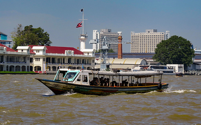 Rio Chao Phraya em Bangkok, Tailândia