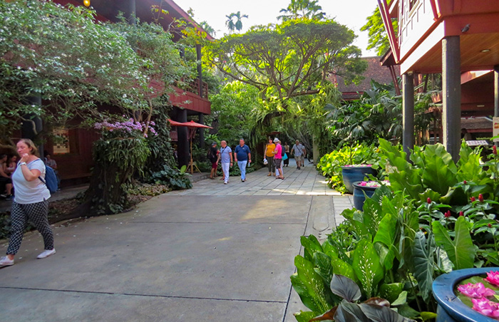 Os jardins da casa de Jim Thompson, em Bangkok, Tailândia