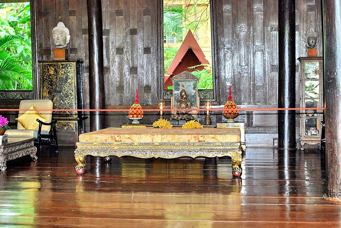 Altar na Casa de Jim Thompson, em Bangkok, Tailândia