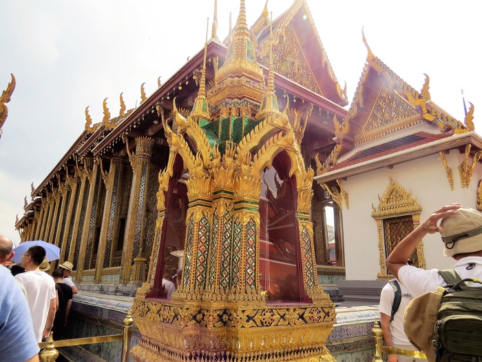 A beleza dos detalhes do Grand Palace, em Bangkok, Tailândia