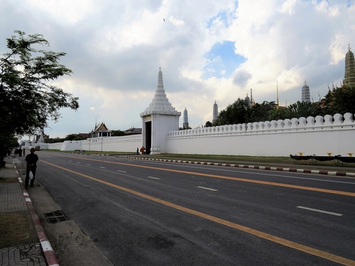 O muro do Grande Palace, em Bangkok, Tailândia