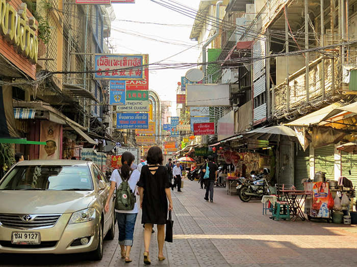 As ruas de Chinatown em Bangkok, Tailândia
