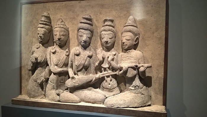 Escultura de musicistas no Museu Nacional de Bangkok, Tailândia