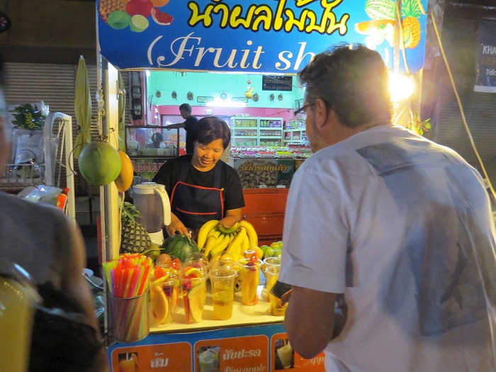 Barraca de suco de frutas em Chiang Mai, Tailândia