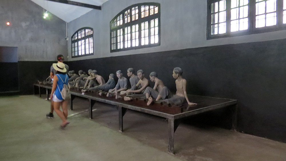 Presos no Museu da Prisão em Hanói