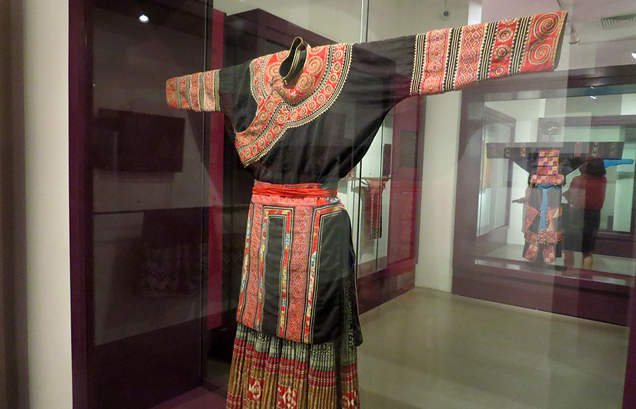 Traje, no Museu da Mulher Vietnamita