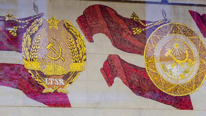 No kremlin, o salão de entrada, lembranças de um tempo que já passou