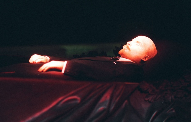 Corpo de Lênin embalsamado, no Mausoléu da Praça Vermelha
