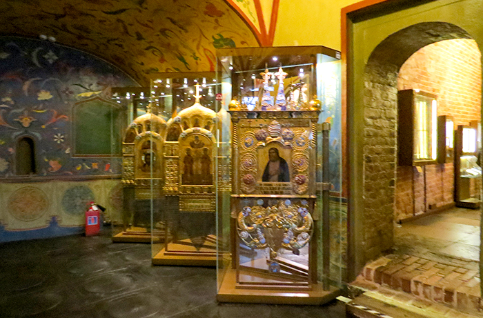 salas e capelas, ricamente decoradas, compõem a Catedral de São Basílio 