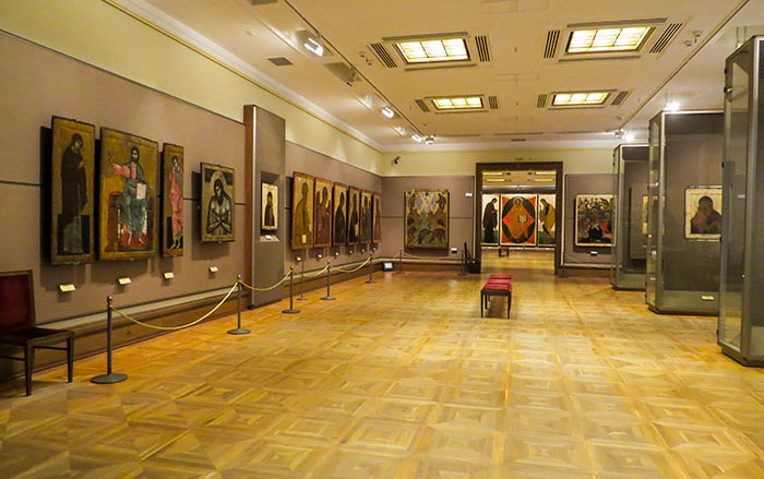 Salão da Galeria Tretyakov com ícones