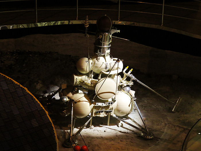 Sonda lunar Luna 16, no Museu da Cosmonáutica, em Moscou, Rússia