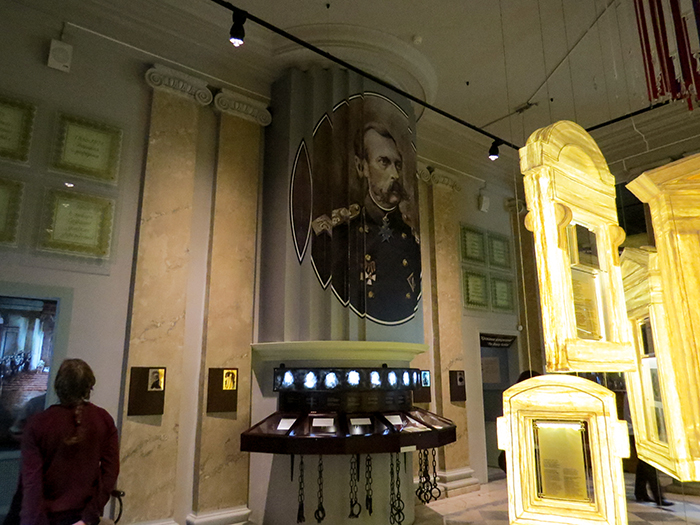 Alexandre II no Sacada utilizada por Lênin, no Museu da História Política Russa