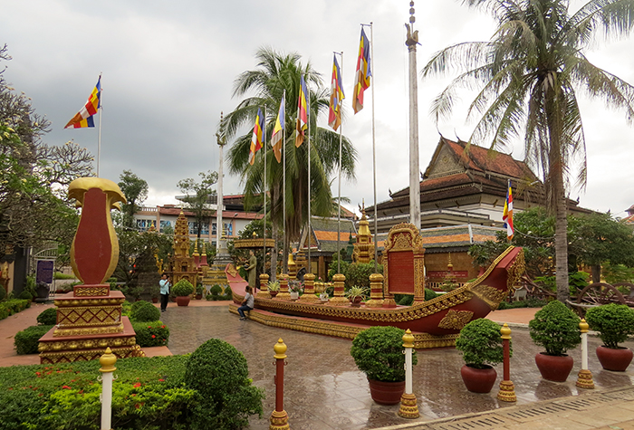 Wat Preah Prom Rath é um dos muitos centros espirituais da cidade