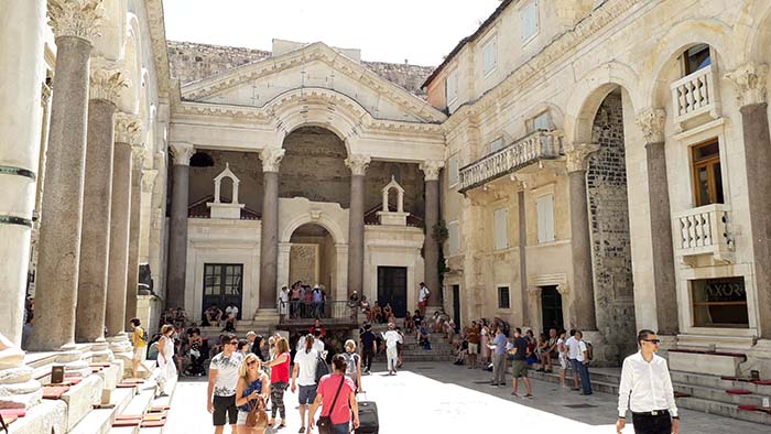 Palácio de Diocleciano - Peristilo, Split - Croácia