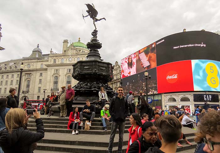 Piccadilly Circus, em Londres