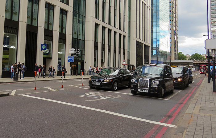 Táxis de Londres estão prontos para receber cadeirantes