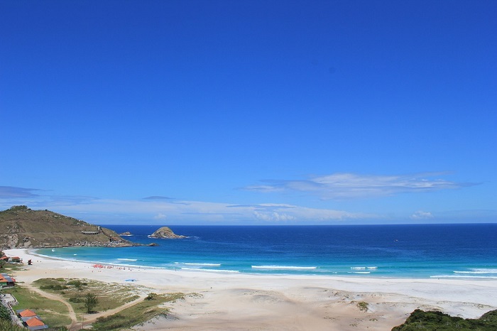 A beleza estonteante da Praia Grande em Arraial do Cabo