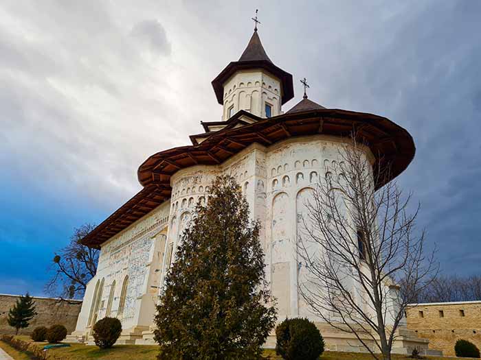 A igreja do Mosteiro de Probota, em Bucovina, Romênia