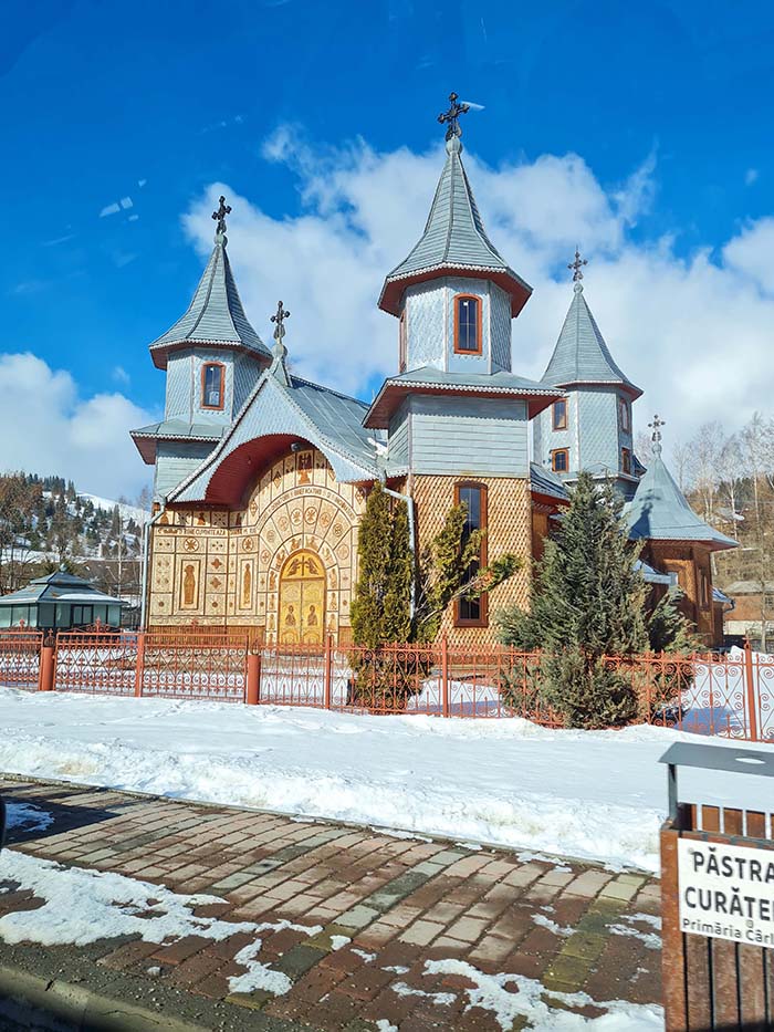 Igreja ortodoxa, em Maramures, Romênia