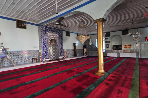 Interior da mesquita de Cumalikizik, 