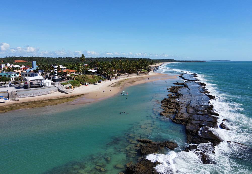 A praia do Pontal de Coruripe e a barreira de corais, em Alagoas