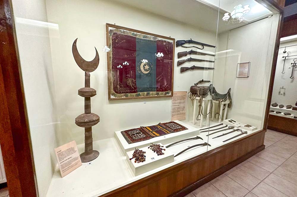 Artefatos otomanos em exibição no Museu de Ertugrul, em Sogut, Turquia