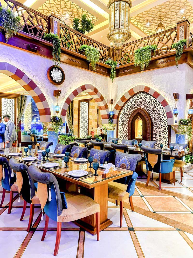 Salão do Restaurante Yasmine Palace, em Doha, Qatar