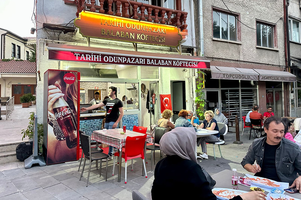 Restaurante Tahiri Odunpazari Balaban Koftecisi em Eskisehir, Turquia