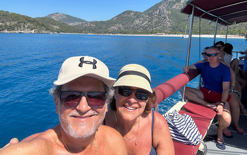 João e Sonia no passeio de barco