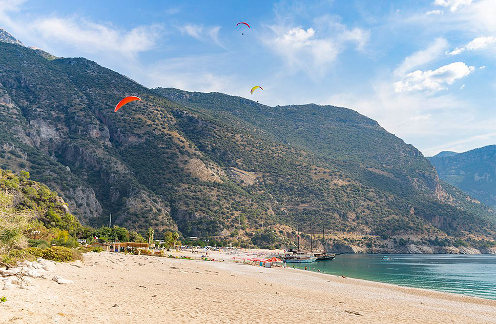 voo de Parapente numa das praias da Turquia: Oludeniz, em Fethyie