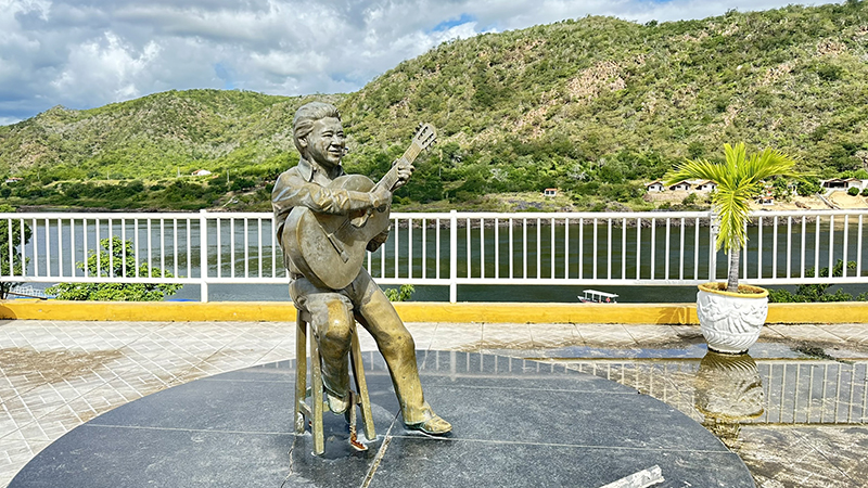 Estátua Altemar Dutra em Piranhas, Alagoas