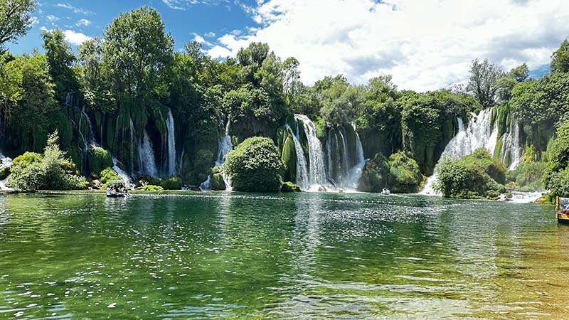 Kravice Falls, na Bósnia, pertinho de Mostoar