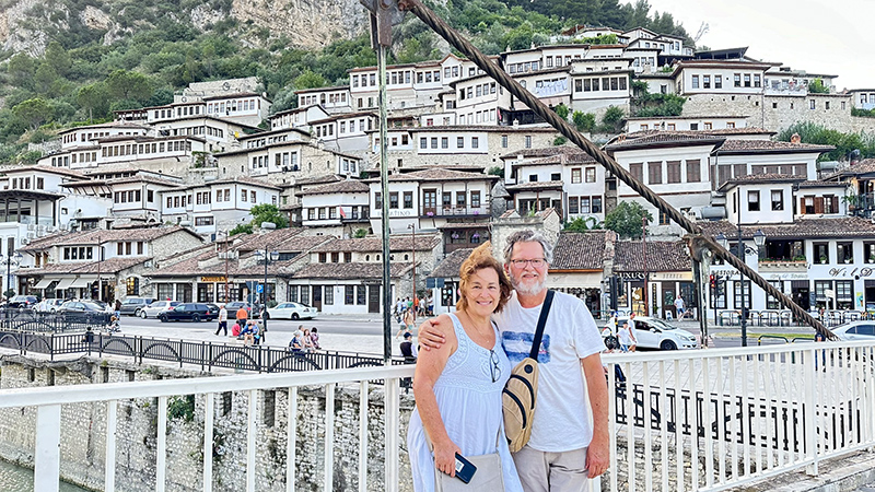 Sonia e João Miguel em Berat, Albânia