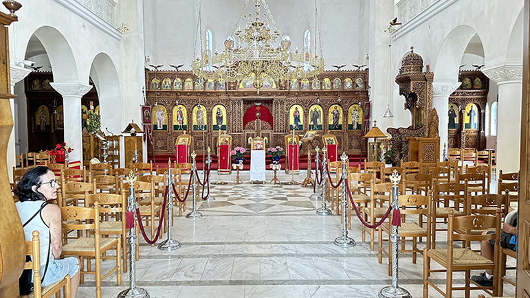 Interior da Catedral de São Demétrio em Berat, Albânia