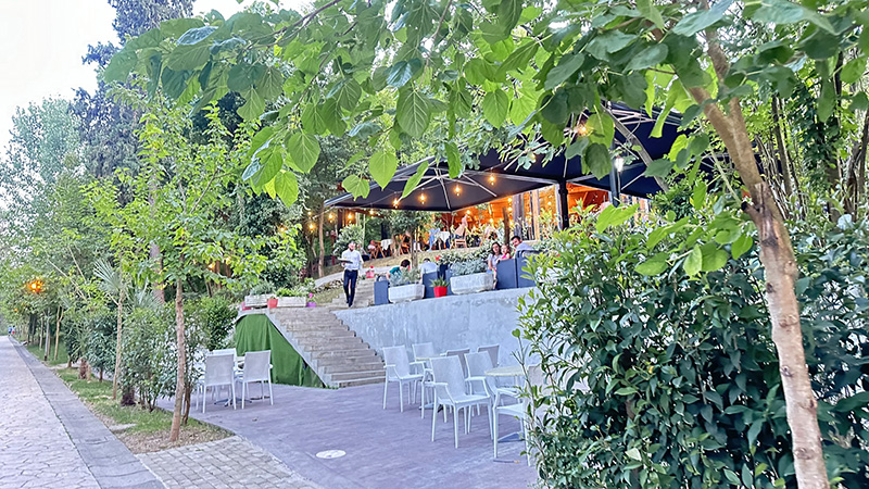 O restaurante do Parque de Tirana