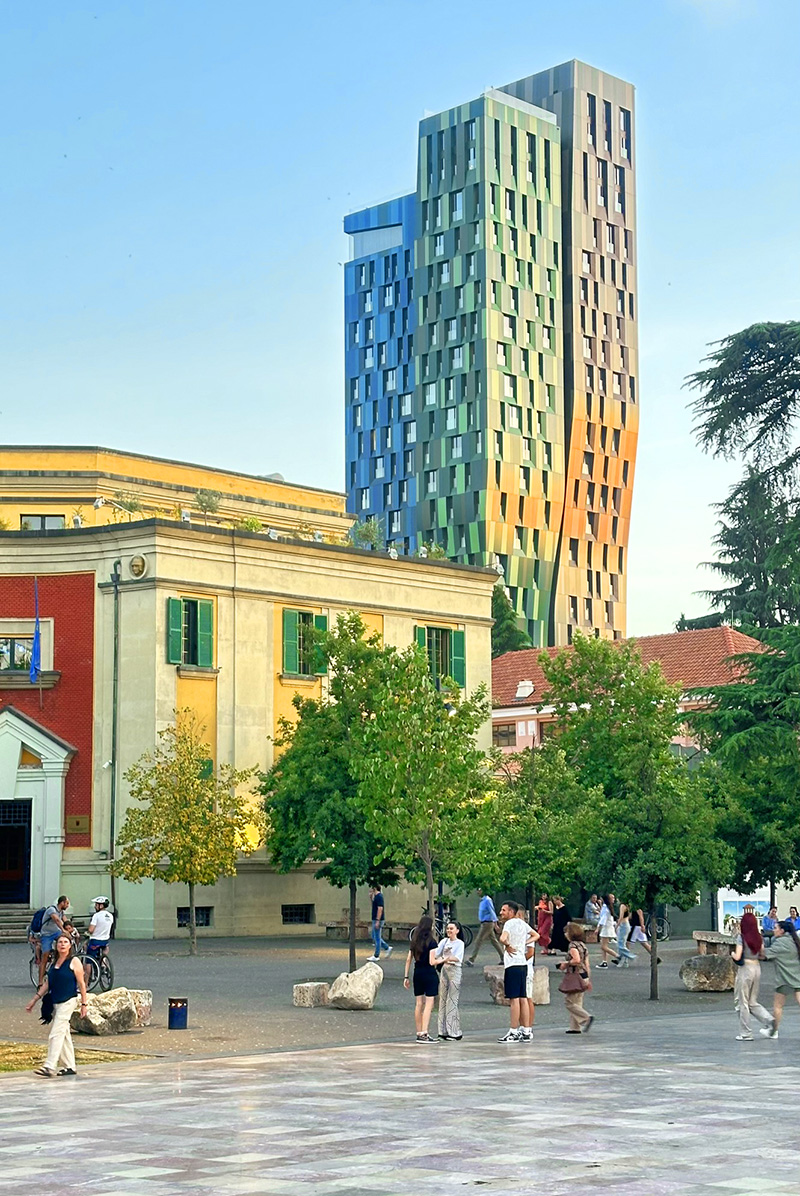 Evergreen Tower, em Tirana, Albânia