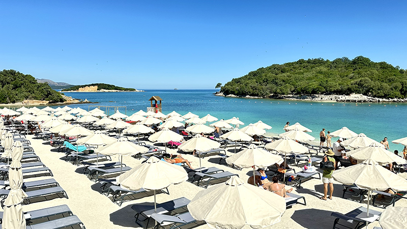 Praia de Ksamil, na Albânia Praia de Ksamil, na Albânia