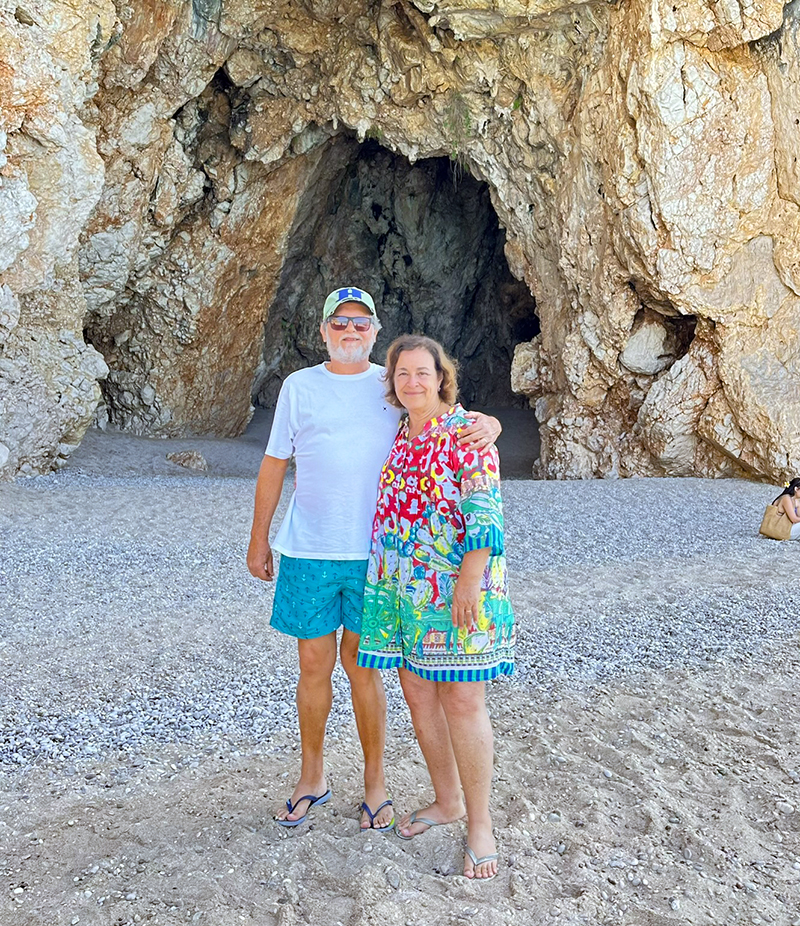 João Miguel e Sônia na Pigeon Beach, na Riviera Albanesa Pigeon Beach, na Albânia