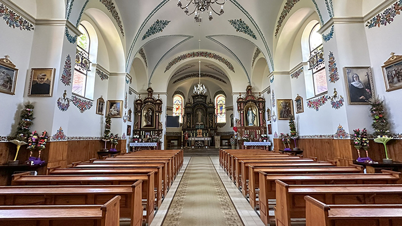 Interior da Igreja de São José, em Zalipie, Polônia Interior da Igreja de São José