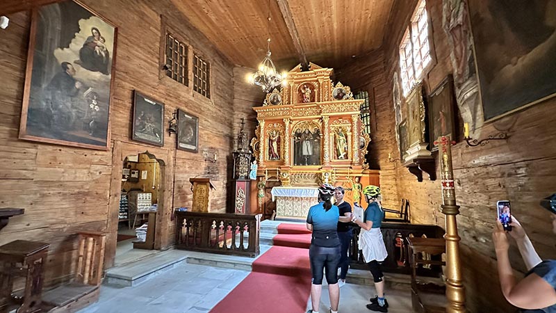 Interior da Igreja dos Santos Filipe e Jacó, em Secowa, Polônia Igreja dos Santos Filipe e Jacó, em Secowa, Polônia
