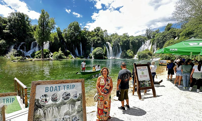 Kravice Falls: saiba tudo sobre esse paraíso na Bósnia 3 Sonia em Kravice Falls, na Bósnia