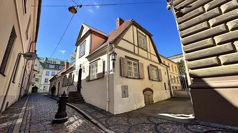 Uma rua qualquer da Cidade Velha de Riga