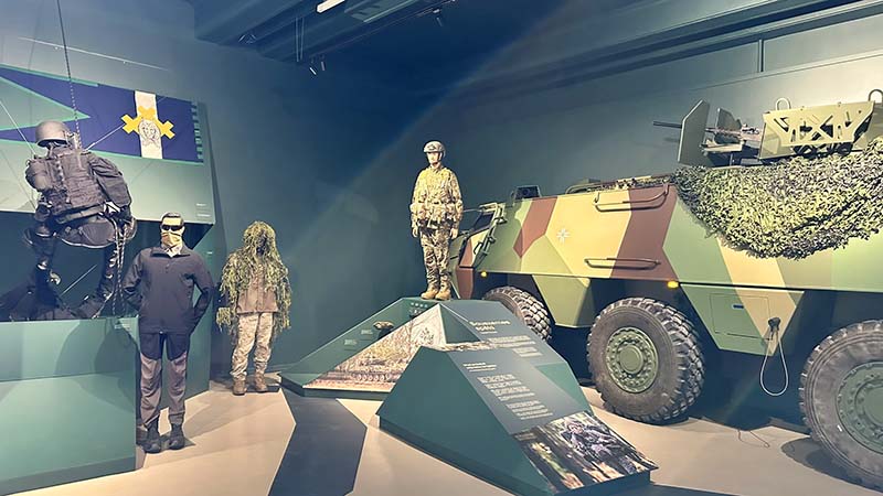 Veículos e equipamentos no Museu da Guerra