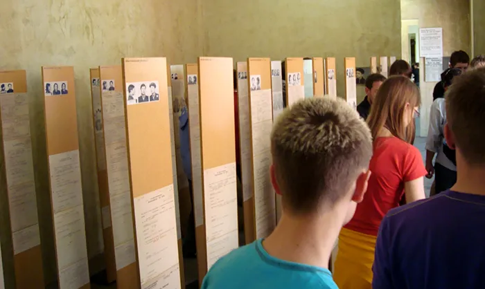 Estudantes visitam El-De Haus, Colonia, Alemanha El-DE Haus