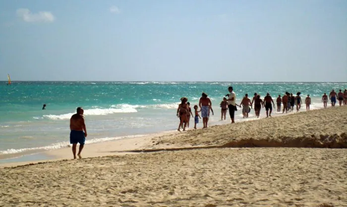 Punta Cana - dicas para aproveitar este paraíso ao alcance de todos! 8 caminhada ao longo da praia