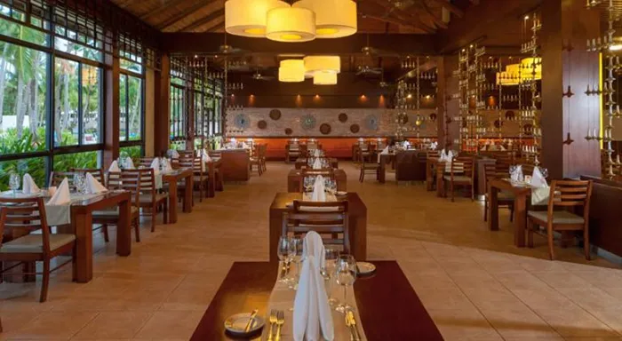 Punta Cana - dicas para aproveitar este paraíso ao alcance de todos! 4 Um dos seis restaurantes do hotel Bavaro Princess