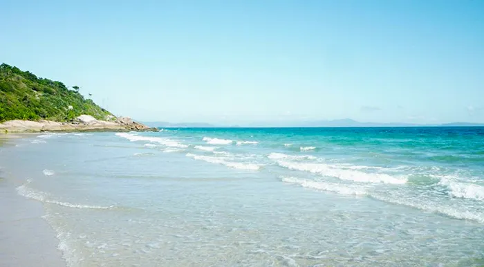Praia em Florianópolis, Santa Catarina Vila_Gaia_Chalés_praia